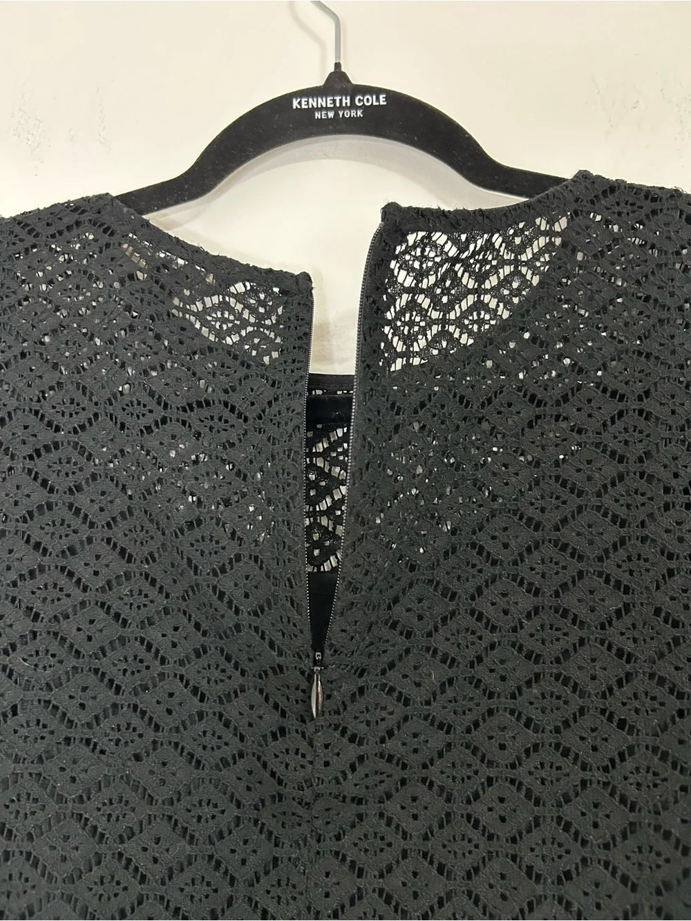 Banana Republic XS Navy Eyelet Lace Blouse & Black Lace Top Bundle Romantic